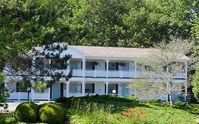 Cedar Crest Inn Camden Maine 2*